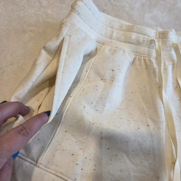 DSG Women's Sport Fleece Mid-Rise Shorts in Bright Sand Nep XS New Running Walk - Picture 2 of 10